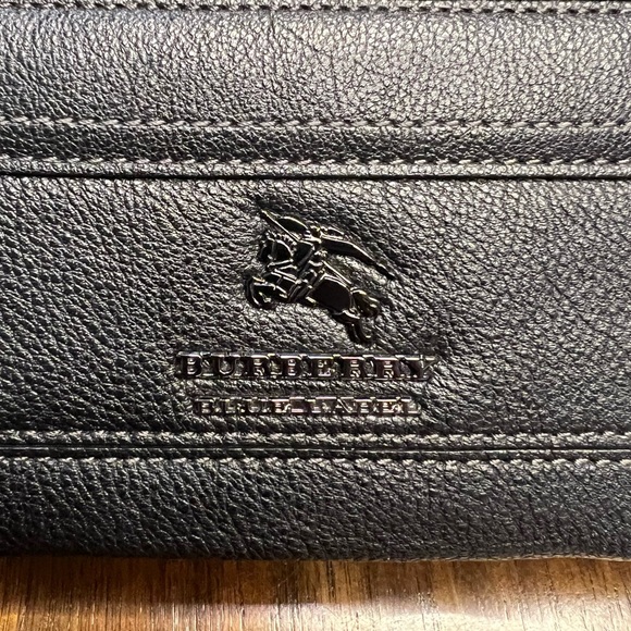 Authentic Burberry Blue Label Zip-Around Wallet - EUC - Picture 9 of 9